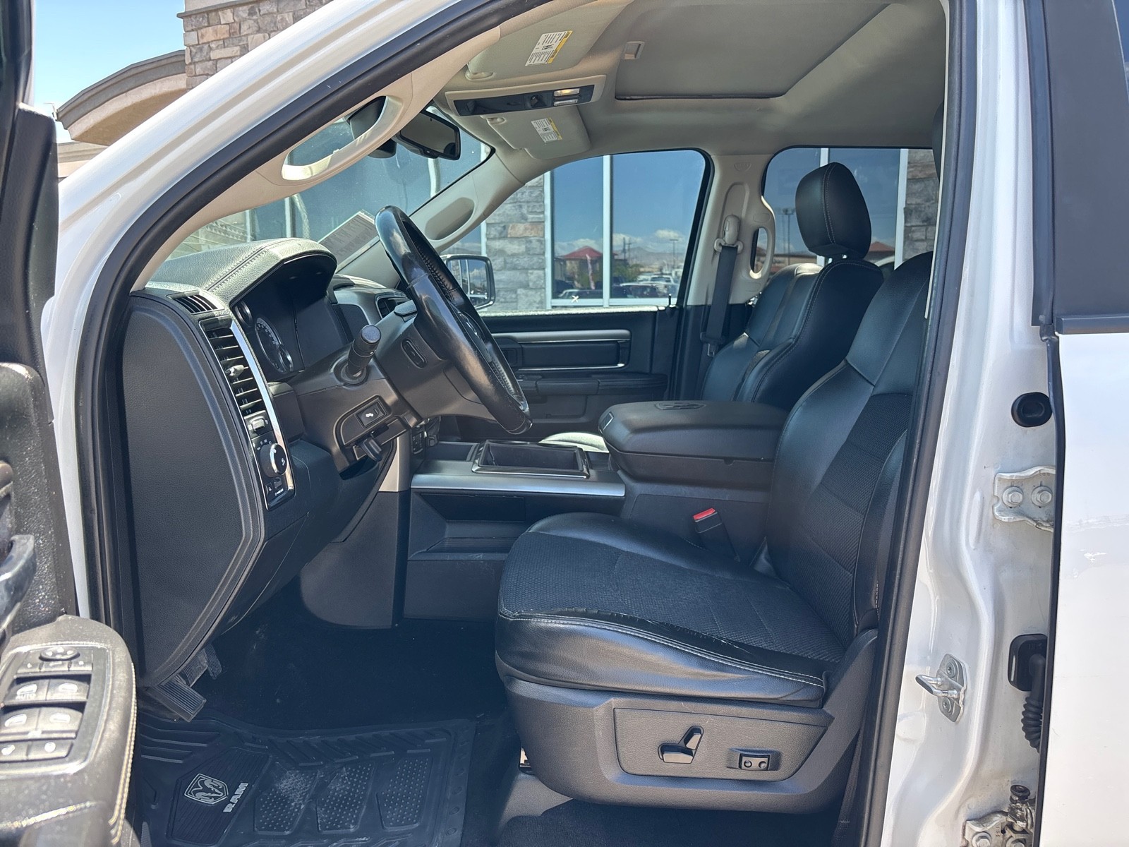 Vehicle image 11 of 37