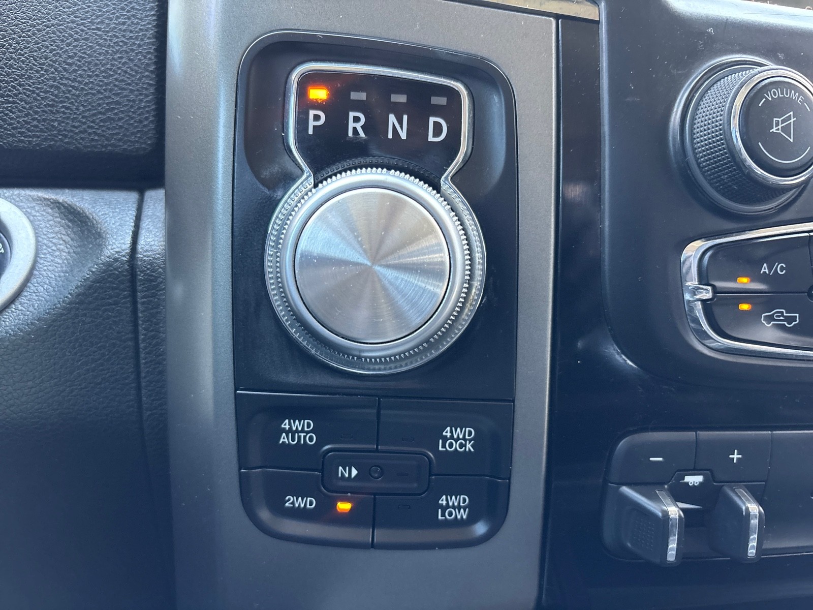 Vehicle image 18 of 37