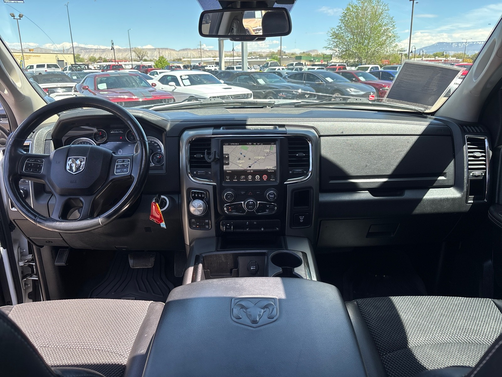 Vehicle image 27 of 37