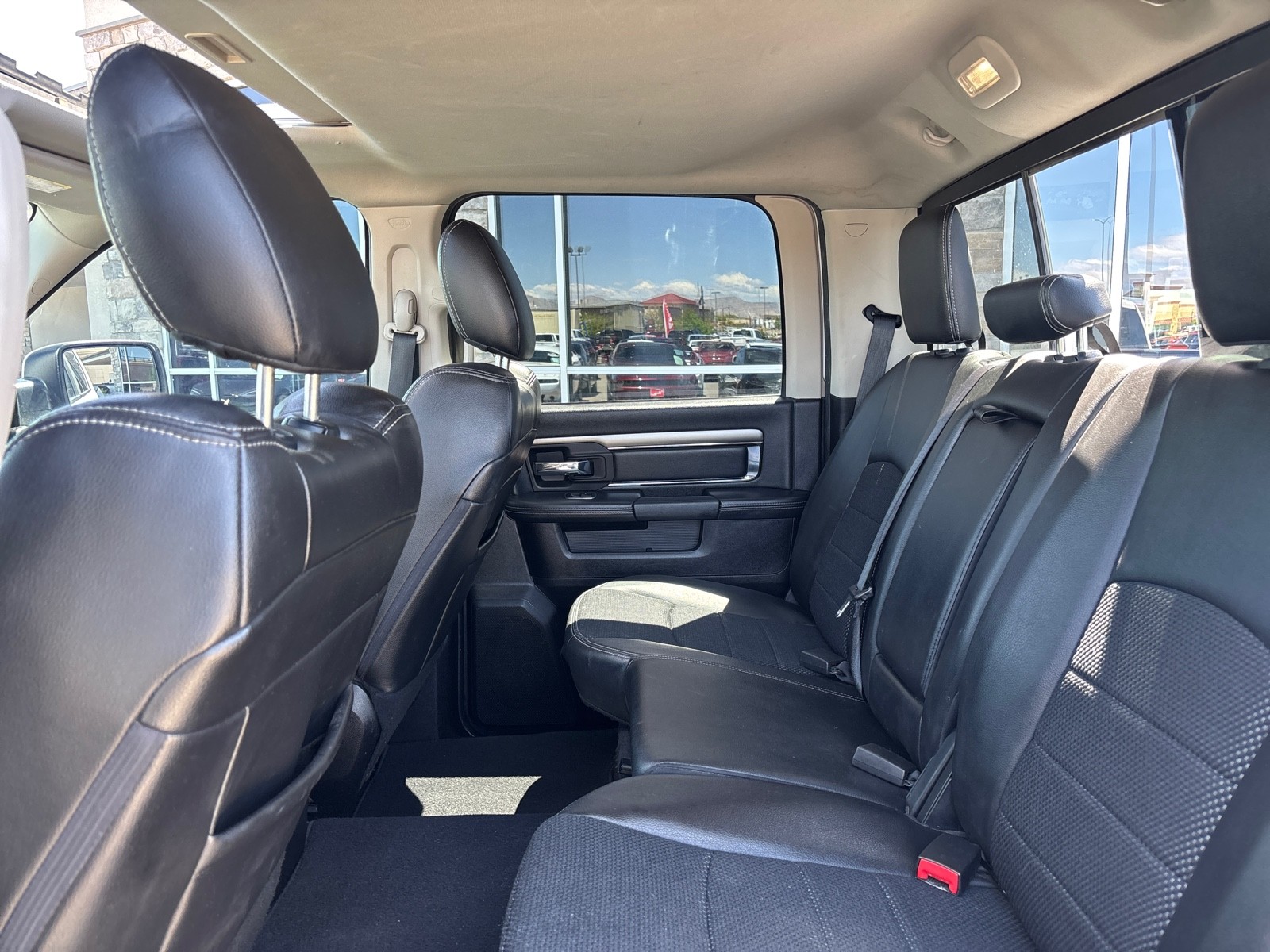 Vehicle image 28 of 37