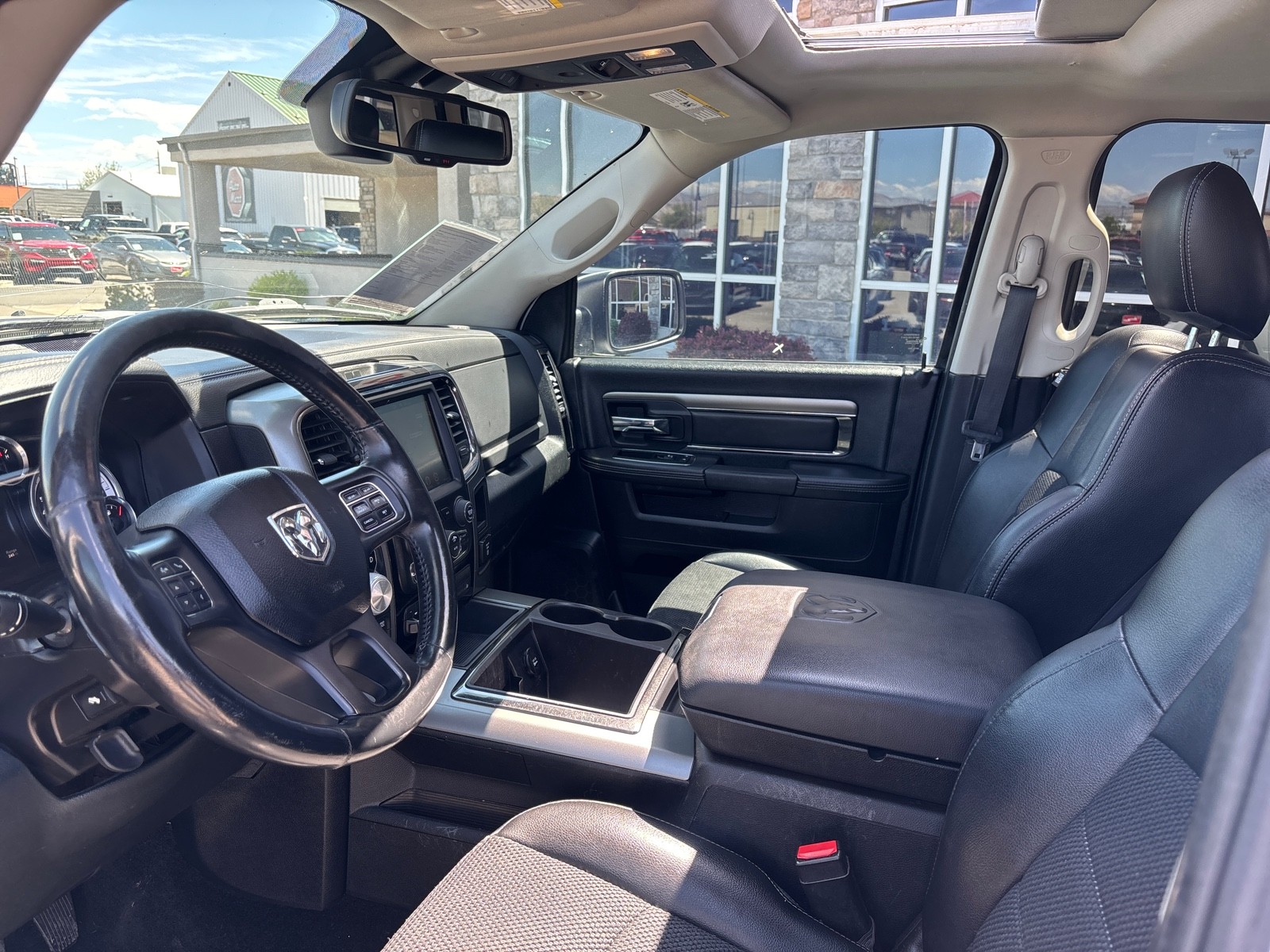 Vehicle image 23 of 37
