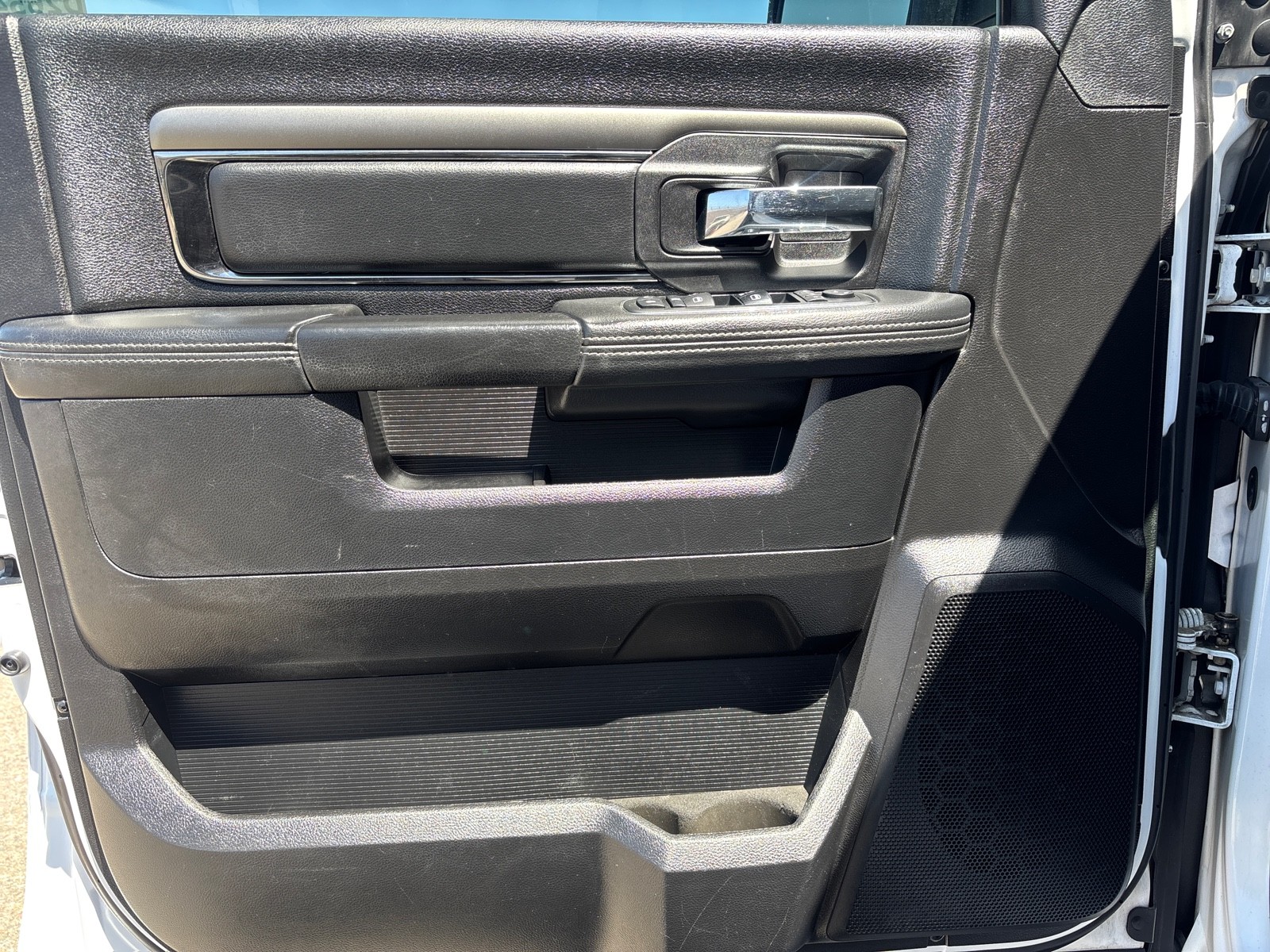 Vehicle image 9 of 37