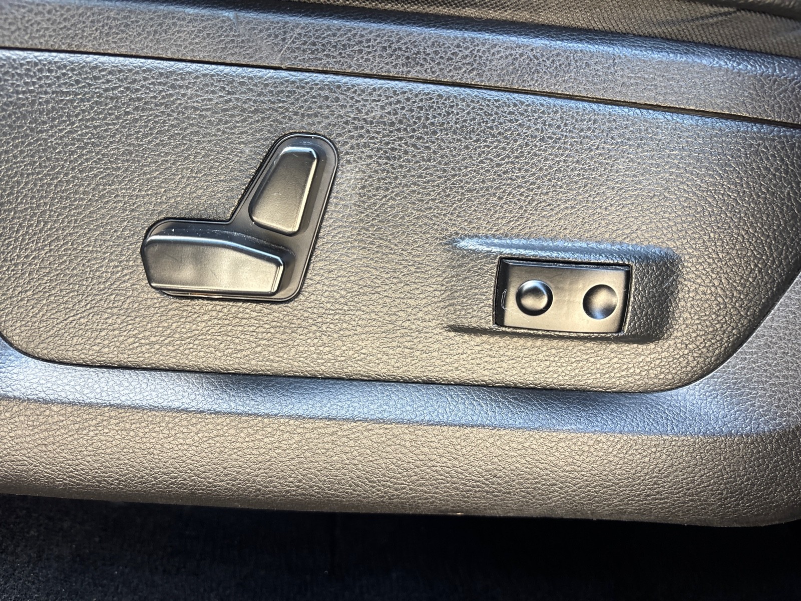 Vehicle image 12 of 37