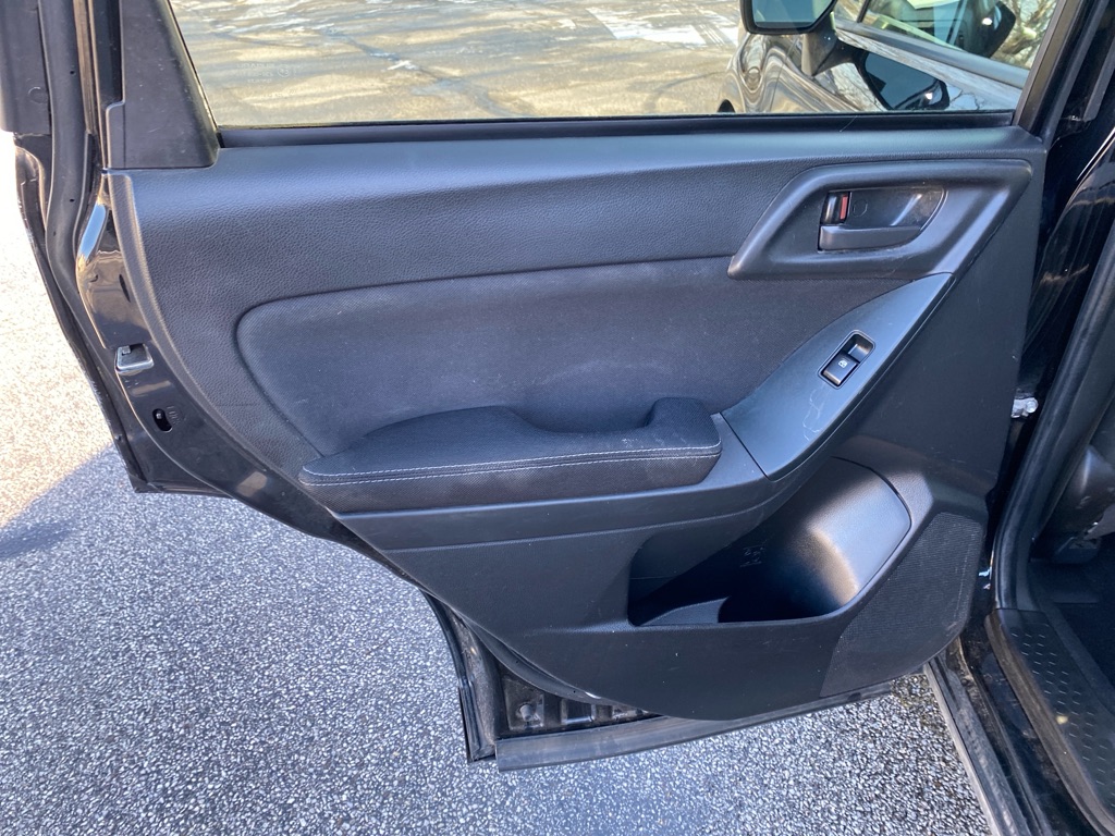 2015 Subaru Forester 2.5i Premium Image 21 of 26