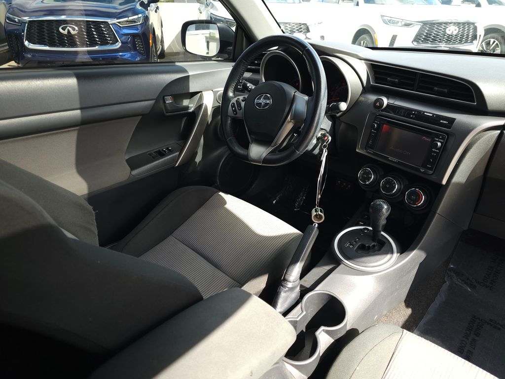 Vehicle image 10 of 27