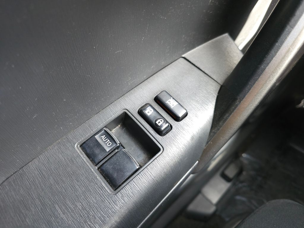 Vehicle image 25 of 27