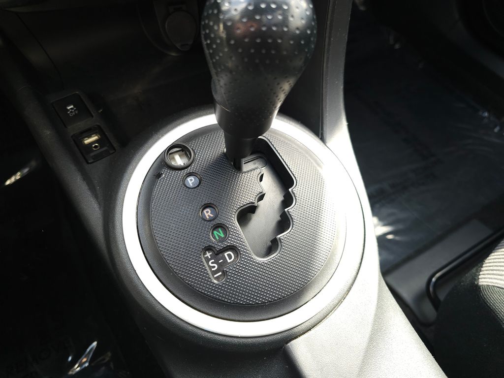 Vehicle image 24 of 27