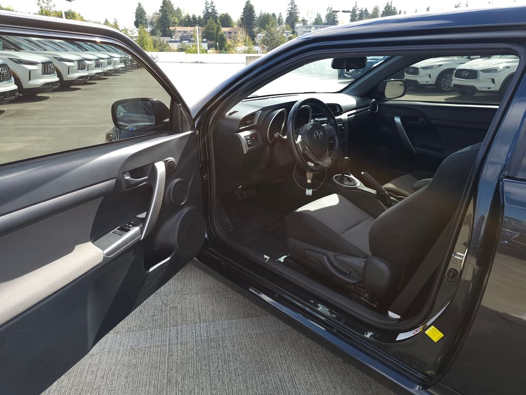 Vehicle image 15 of 27