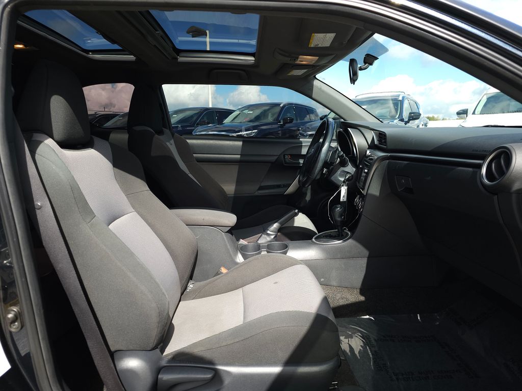 Vehicle image 11 of 27