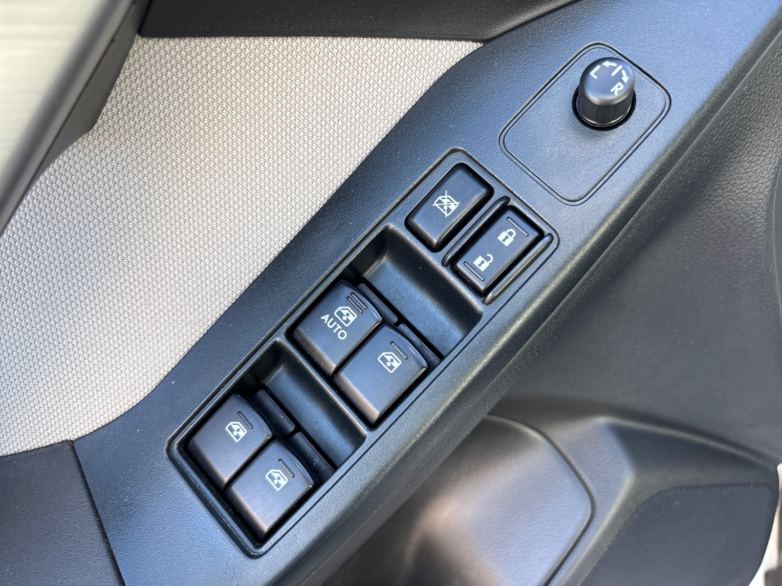 Vehicle image 10 of 30