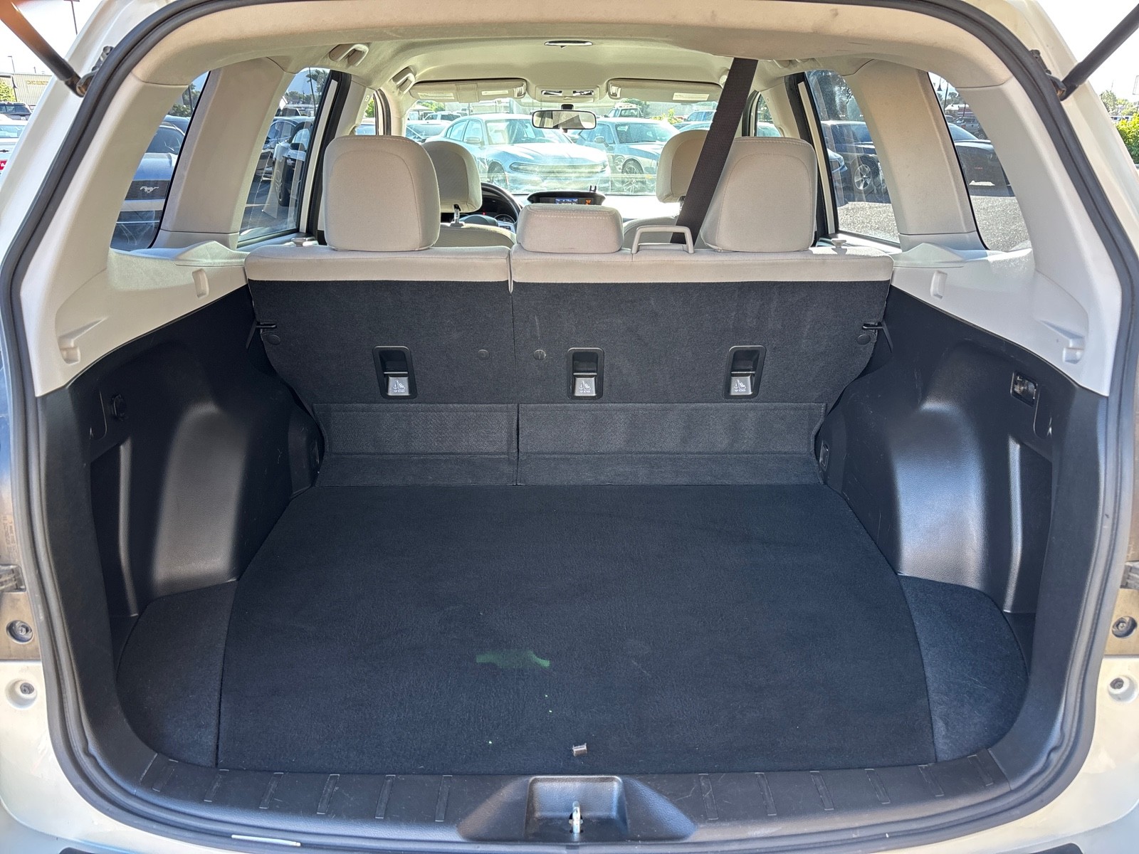 Vehicle image 27 of 30