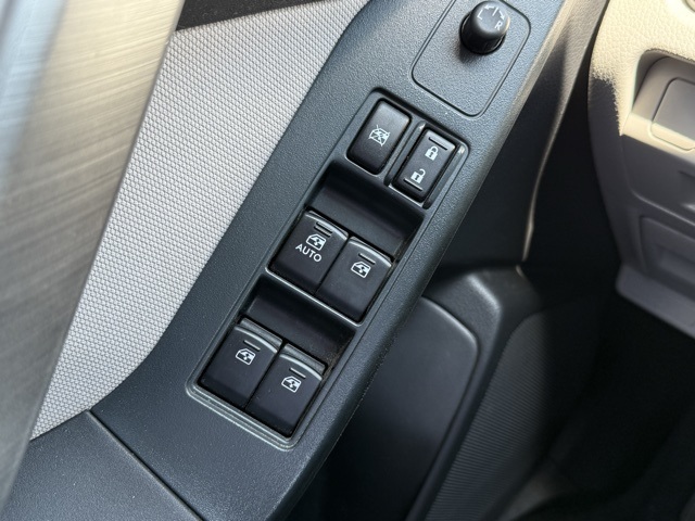 Vehicle image 24 of 31