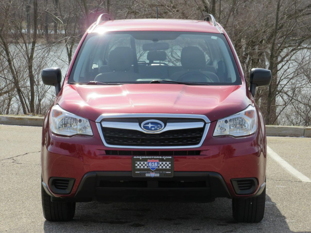 2015 Subaru Forester 2.5i Image 2 of 27