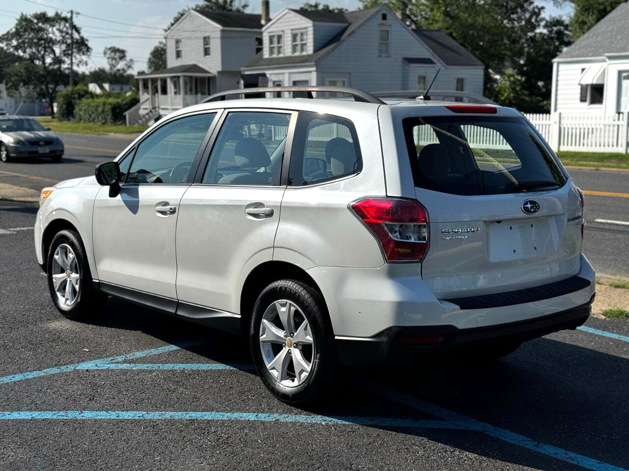 2015 Subaru Forester 2.5i Image 10 of 27