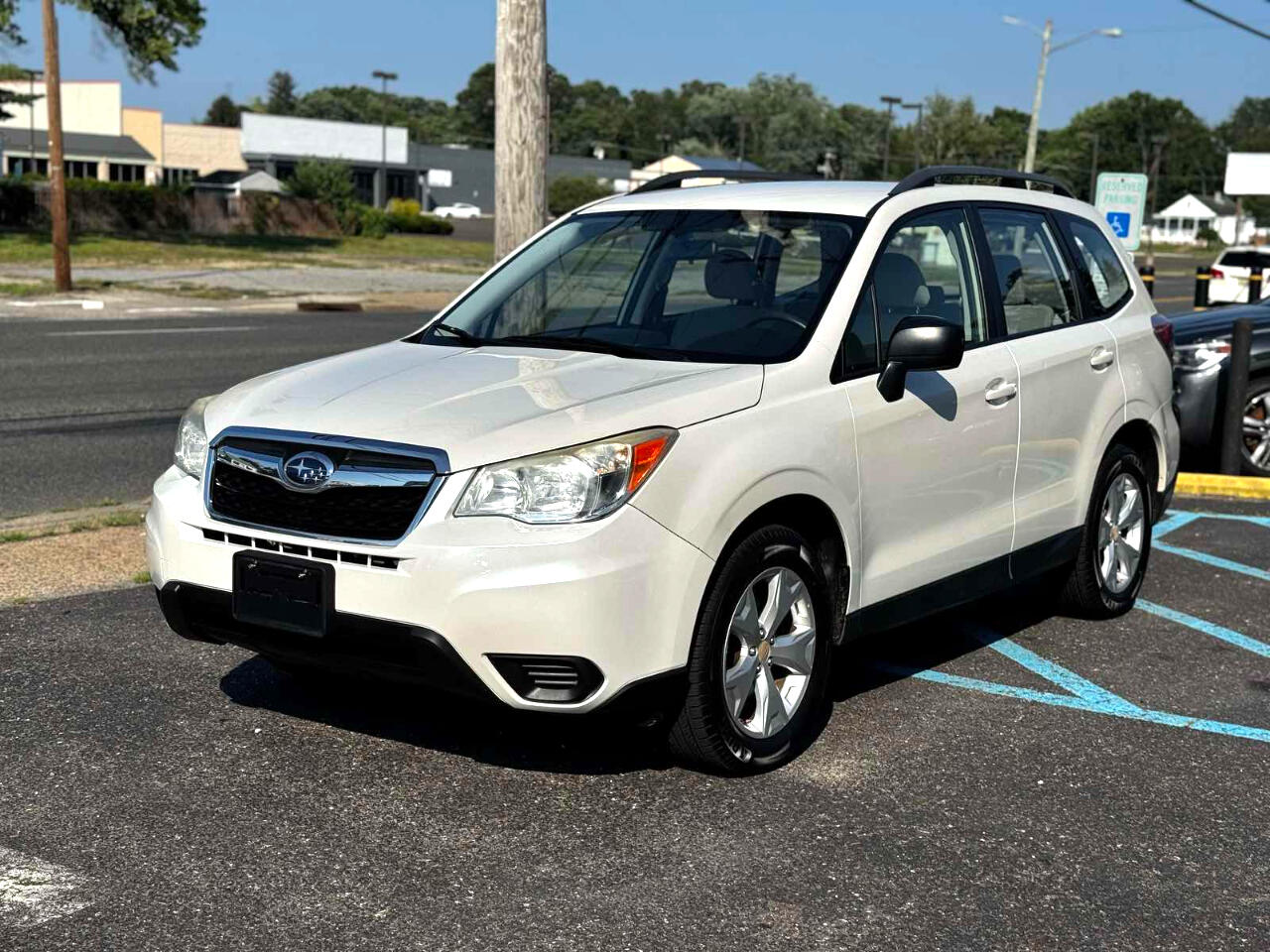2015 Subaru Forester 2.5i Image 1 of 27