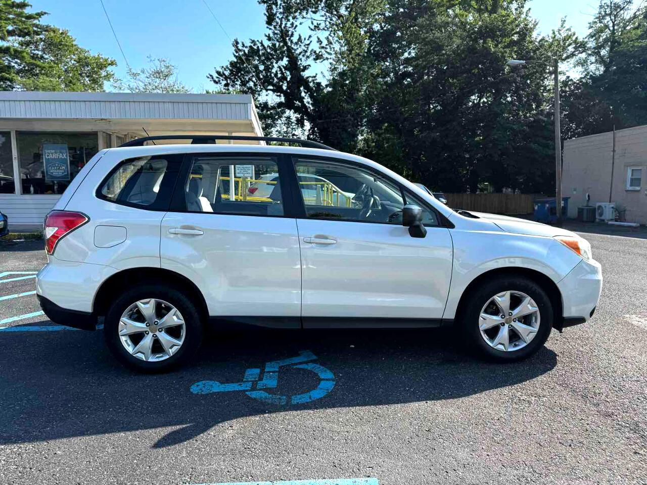 2015 Subaru Forester 2.5i Image 7 of 27