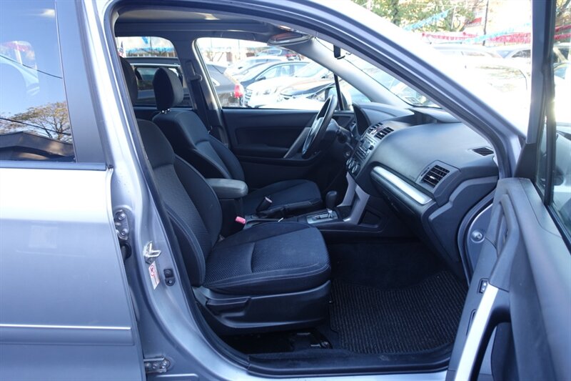 2015 Subaru Forester 2.5i Premium Image 14 of 25