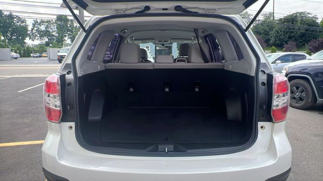 Vehicle image 11 of 34