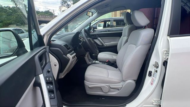 Vehicle image 13 of 34