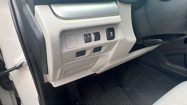 Vehicle image 26 of 34