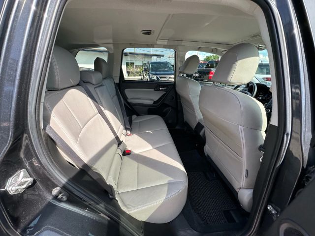 2015 Subaru Forester 2.5i Touring Image 22 of 55