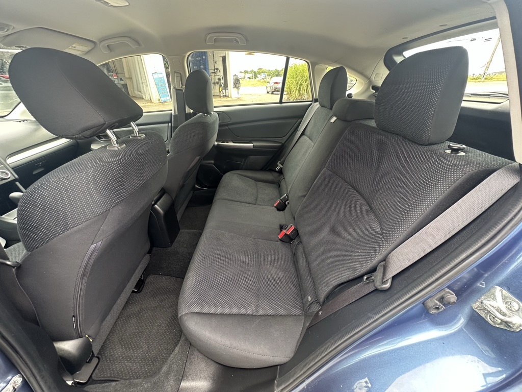 2015 Subaru Impreza 2.0i Image 8 of 11
