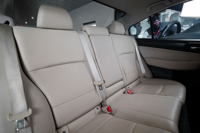2015 Subaru Legacy 2.5i Limited Image 9 of 31