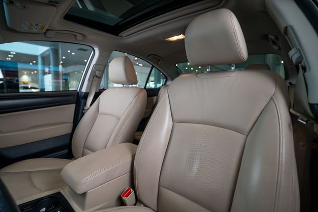 2015 Subaru Legacy 2.5i Limited Image 10 of 31