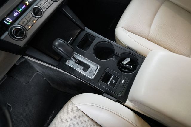 2015 Subaru Legacy 2.5i Limited Image 21 of 31