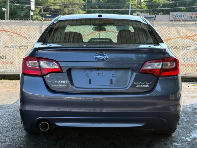 2015 Subaru Legacy 2.5i Premium Image 9 of 49