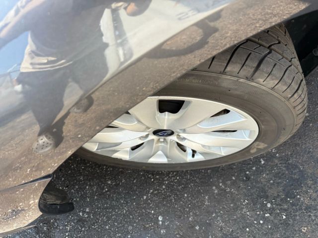 2015 Subaru Legacy 2.5i Premium Image 18 of 49