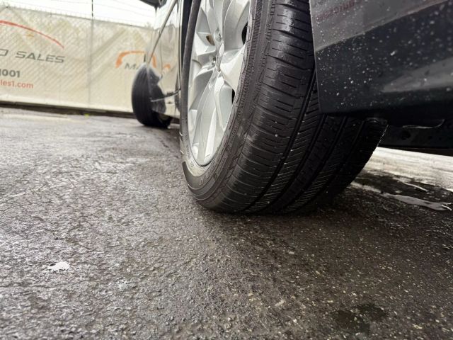 Vehicle image 18 of 47
