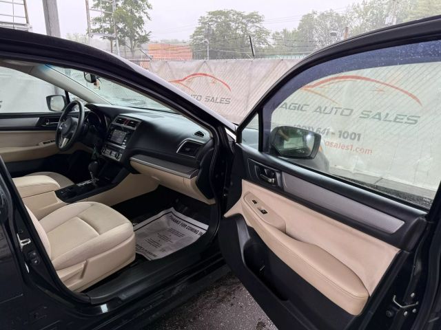 Vehicle image 32 of 47