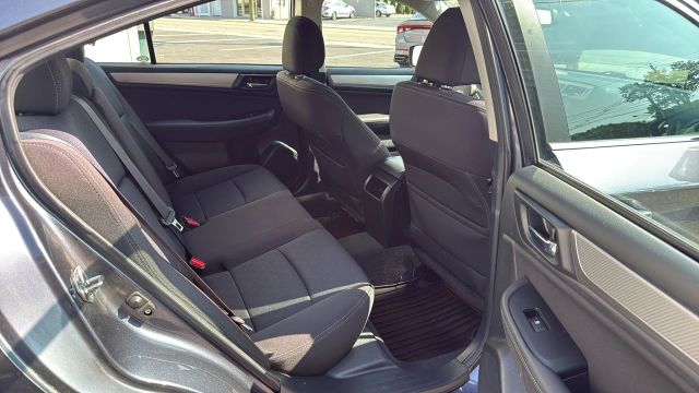 2015 Subaru Legacy 2.5i Premium Image 11 of 30