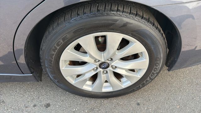 2015 Subaru Legacy 2.5i Premium Image 10 of 30