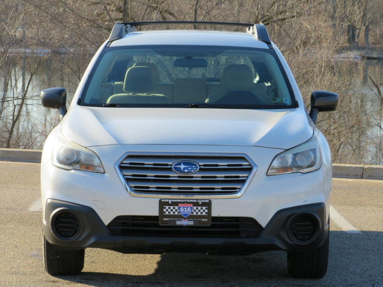2015 Subaru Outback 2.5i Image 2 of 25