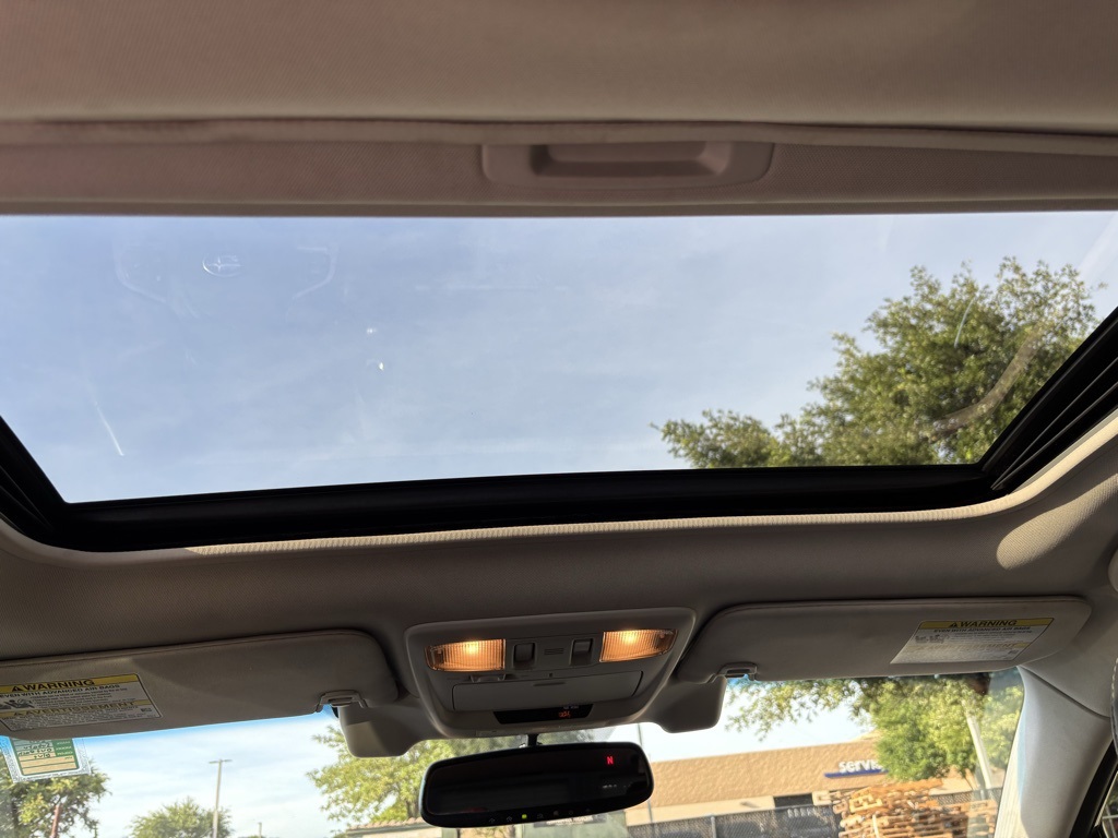 Vehicle image 27 of 45