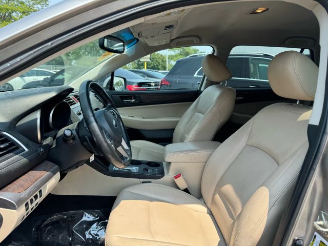 Vehicle image 14 of 18