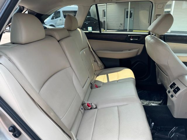 Vehicle image 10 of 18