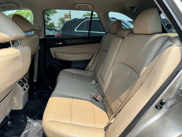 Vehicle image 11 of 18