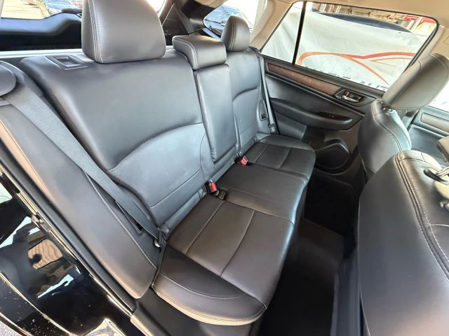 2015 Subaru Outback 2.5i Limited Image 25 of 50