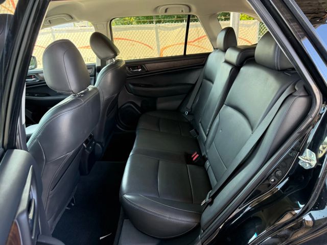 2015 Subaru Outback 2.5i Limited Image 28 of 50