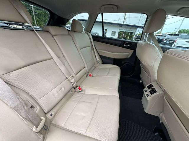 2015 Subaru Outback 2.5i Limited Image 29 of 55
