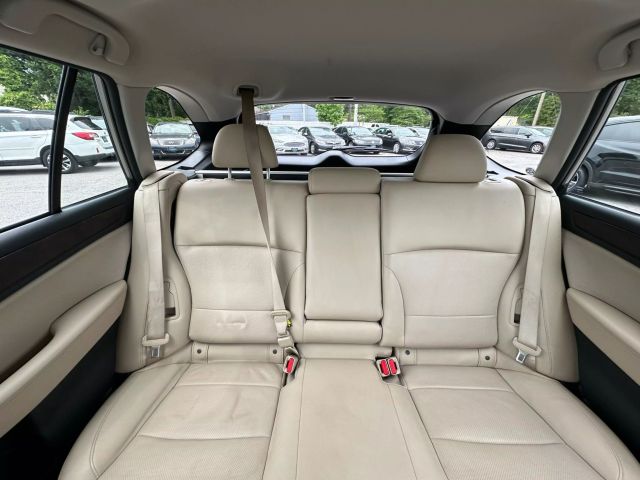 2015 Subaru Outback 2.5i Limited Image 32 of 55