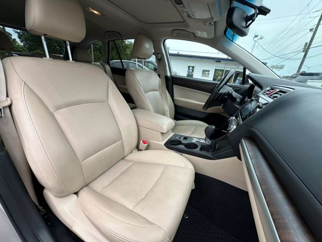 2015 Subaru Outback 2.5i Limited Image 24 of 55