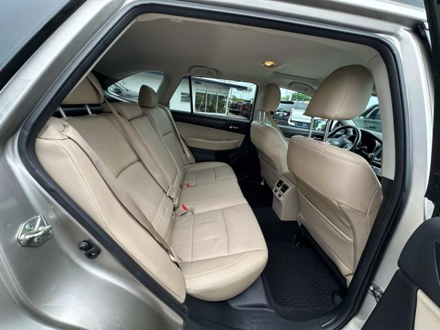 2015 Subaru Outback 2.5i Limited Image 27 of 55