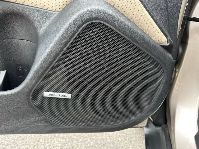 2015 Subaru Outback 2.5i Limited Image 16 of 55
