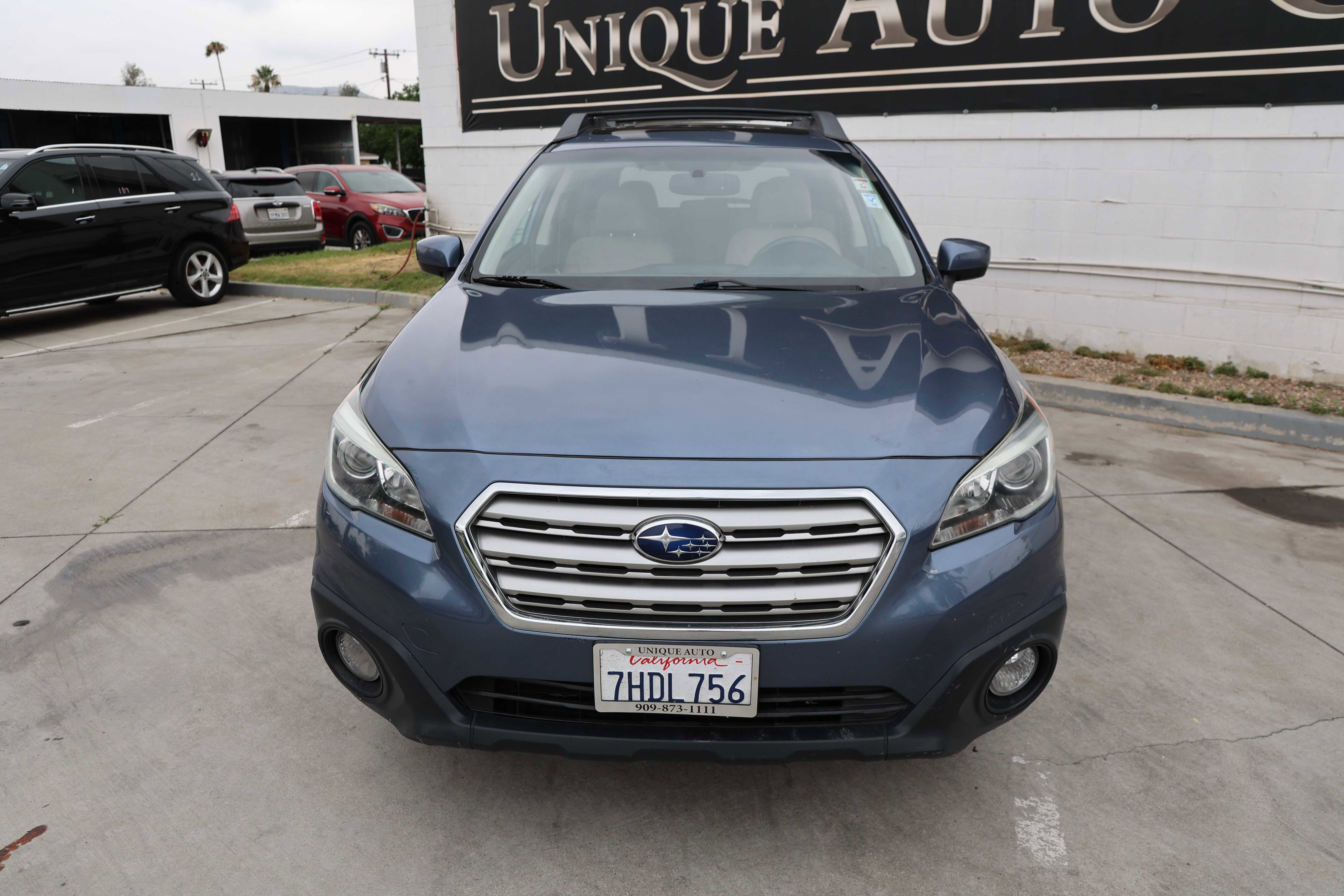 2015 Subaru Outback 2.5i Premium Image 2 of 15