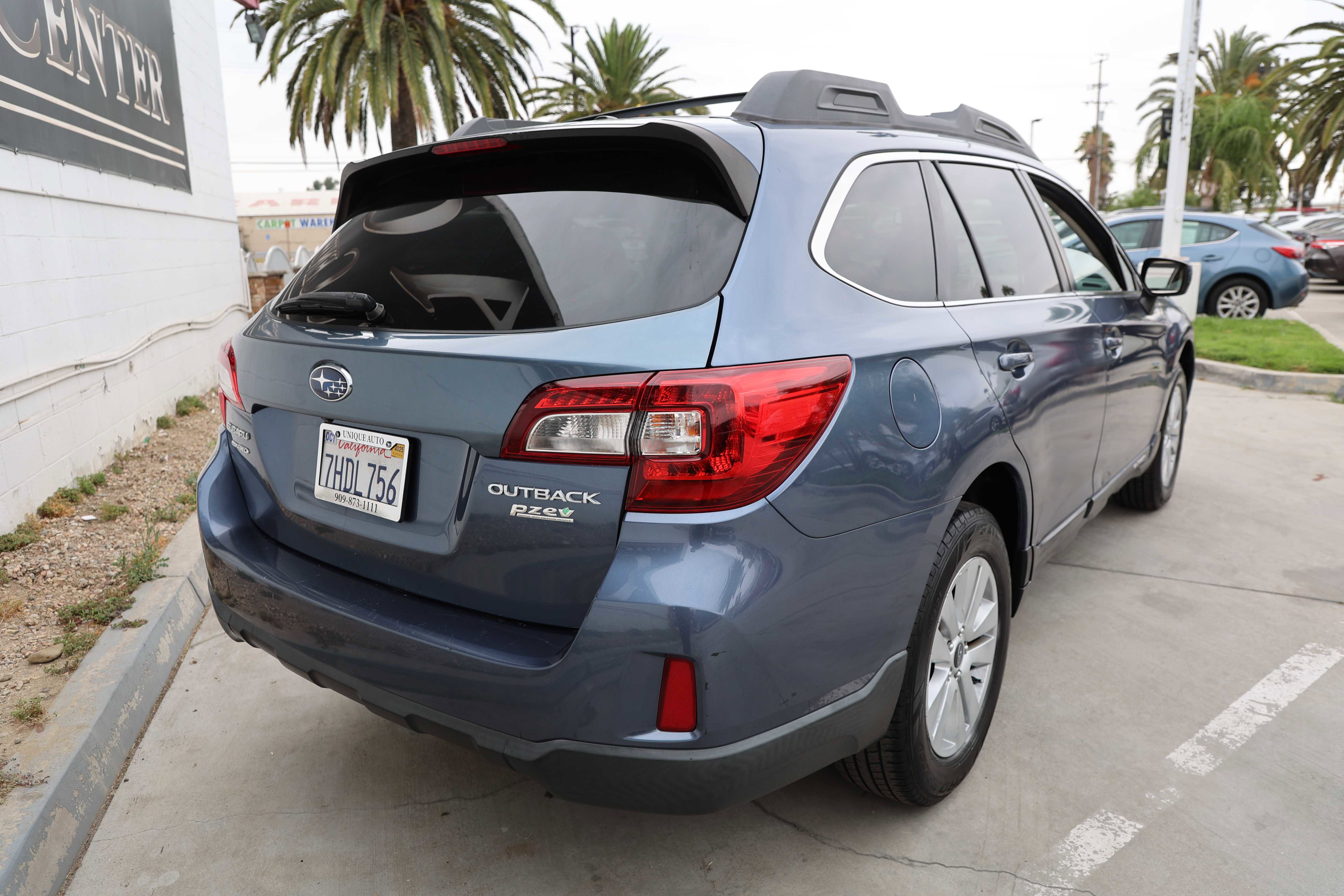 2015 Subaru Outback 2.5i Premium Image 6 of 15