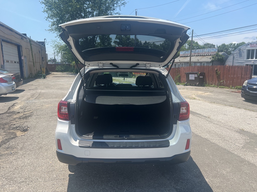 2015 Subaru Outback 2.5i Premium Image 18 of 47